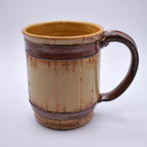 Barrel mug with copper band