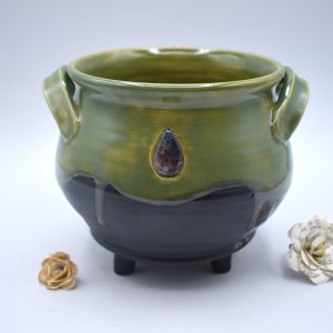 Green cauldron with amethyst teardrop